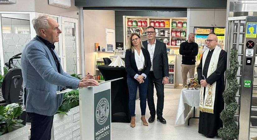 Egyházi szertartás keretében áldották meg az új termet