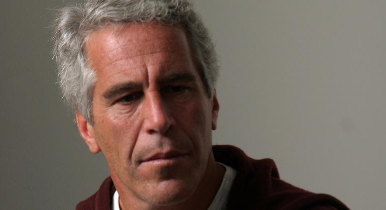 „Mit akarnak tőlem, zokogjak?” – nyilvánosságra hozták Jeffrey Epstein feltételezett búcsúlevelét
