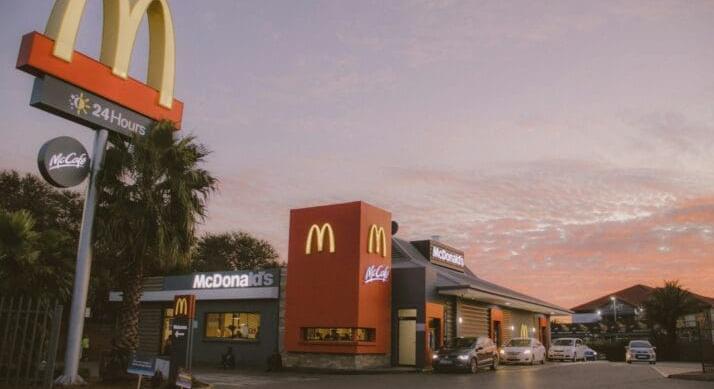 Nincs válság a hamburgerek piacán – Nőtt a McDonald’s profitja és bevétele