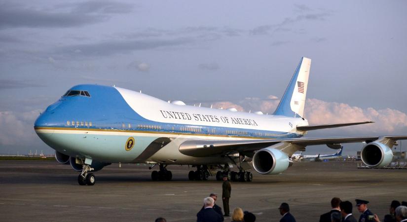 Hiába a botrány, mégis szolgálatba áll Trump ajándék luxusrepülője