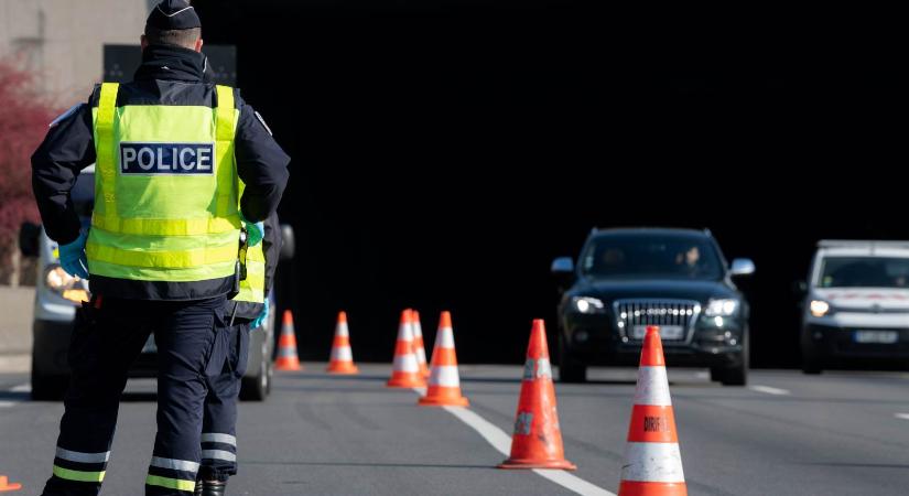 Régi trükk, nem jött be: ikerére kente volna a gyorshajást
