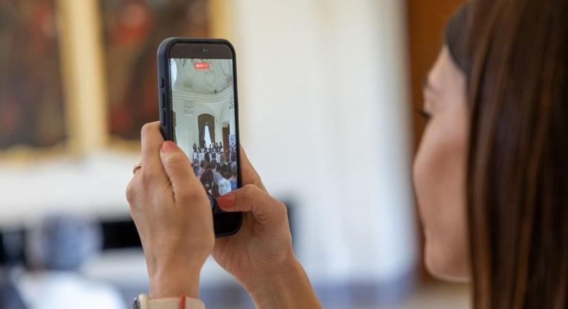 Egy eltűnő világ fedezhető fel az Edelényi Kastélysziget kiállításán