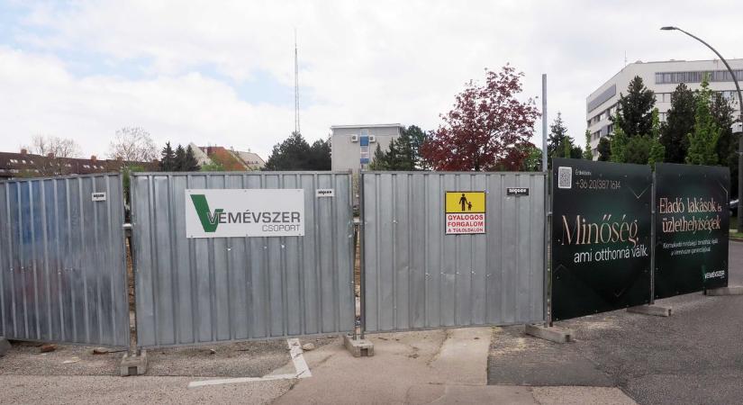 Még sokáig lezárva maradhatnak ezek a parkolók Veszprém belvárosában