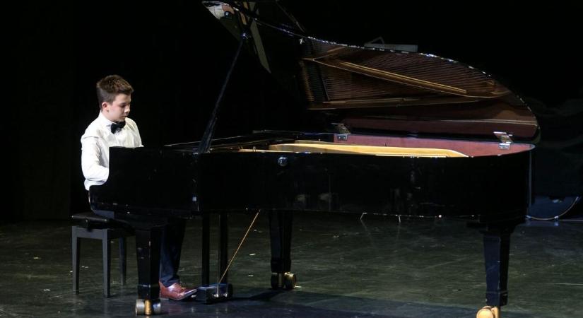 Fiatal zongorista tér vissza a Bartók színpadára