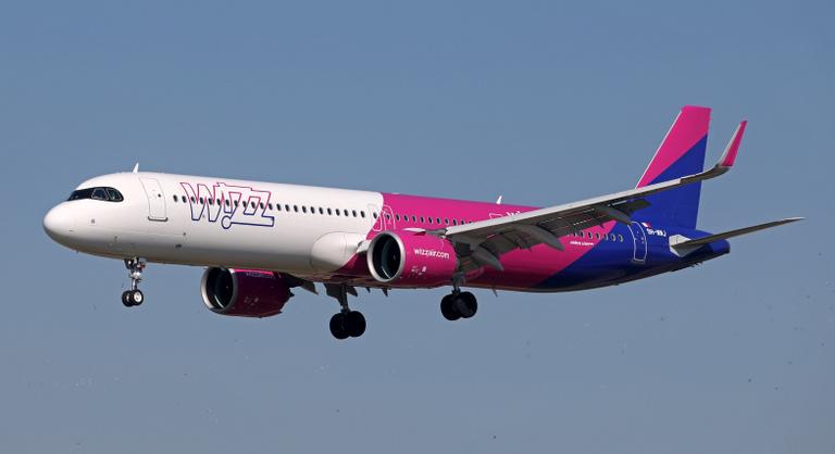 Kényszerleszállást hajtott végre a WizzAir Budapestről Koppenhágába tartó járata, kórházba kellett vinni egy utast