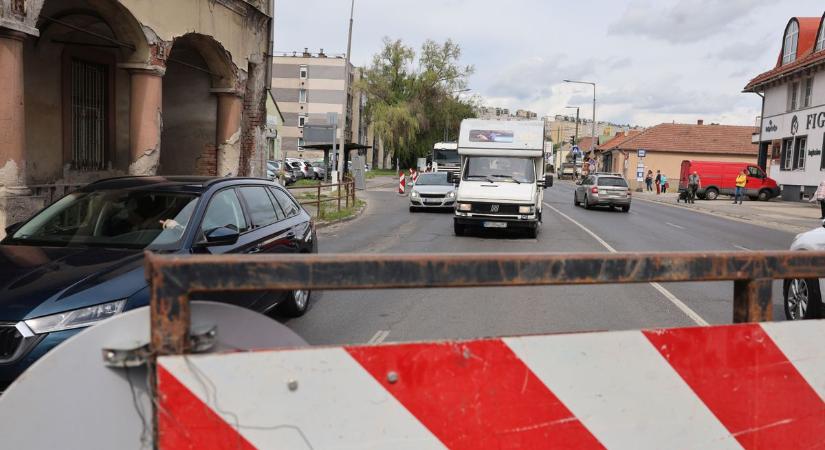 „Most menjek vagy ne menjek?” - így autóznak a miskolciak a reggeli és délutáni csúcsban - videóval
