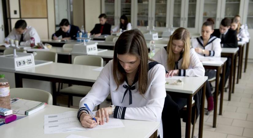 Angol érettségi 2026: nem mindennapi szövegek lepték meg a diákokat