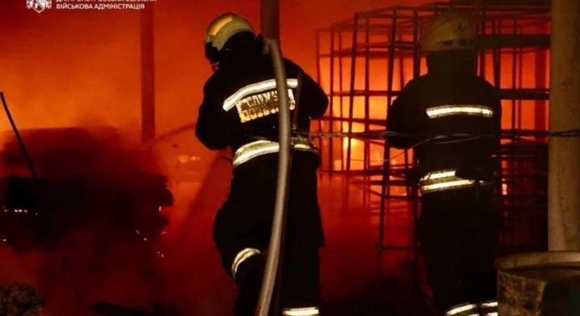 Oroszország támadást intézett Dnyipro ellen: tűz ütött ki egy üzemben, négyen meghaltak