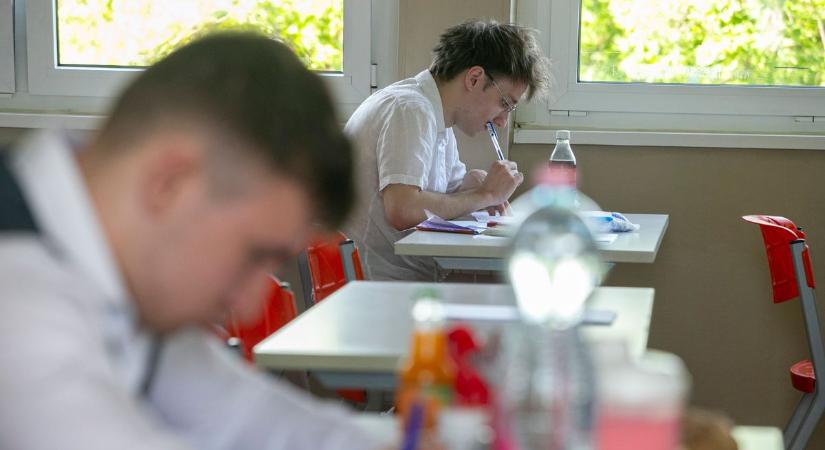 „Nem volt könnyű, de teljesíthető volt” – így értékelték az angolérettségit a kunszentmiklósi diákok