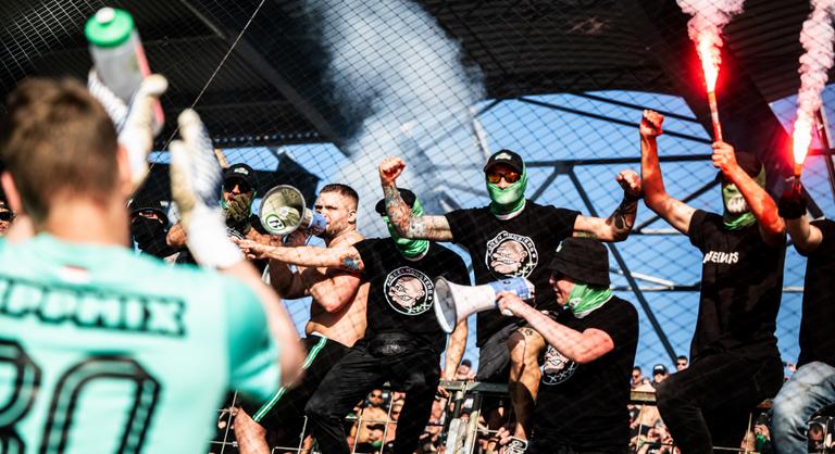 Kitálalt egy volt szekus a Fradi árnyékhadseregéről, ami Orbán Viktor országjárásaira is elért
