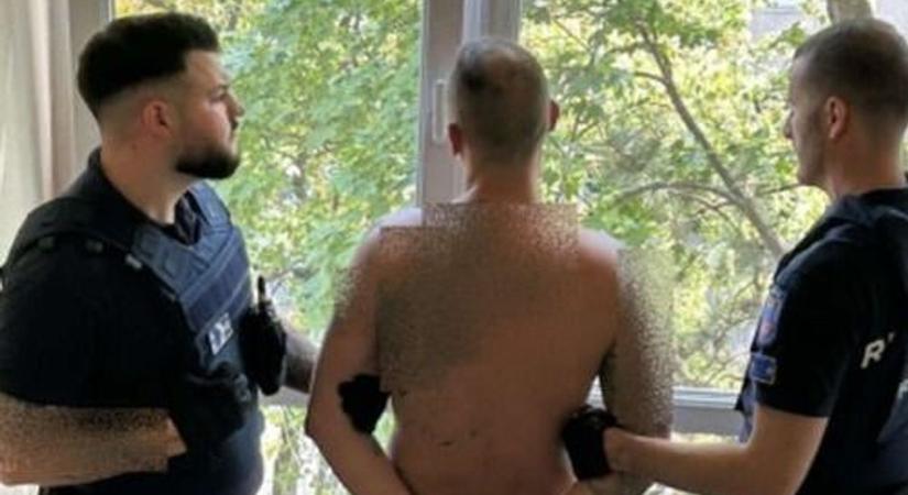 Hiába bújt el: ágyneműtartóban találták meg a körözött férfit Győrben