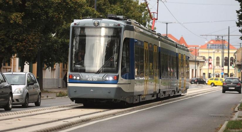 Baleset történt Szegeden, késnek a villamosok!