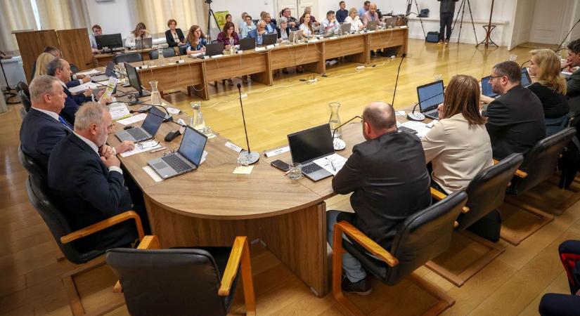 Kiderült: ekkor kezdődhet el Szekszárd nagyszabású útfelújítási programja (képgaléria)