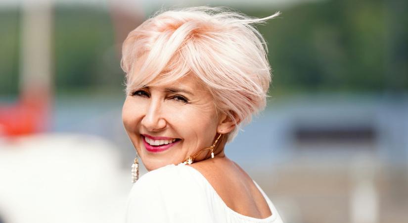 8 fiatalító rövid haj nyárra 50 felett