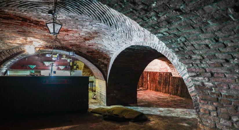 Urbex Körmenden: Fotókon mutatjuk az elhagyatott Borpincét