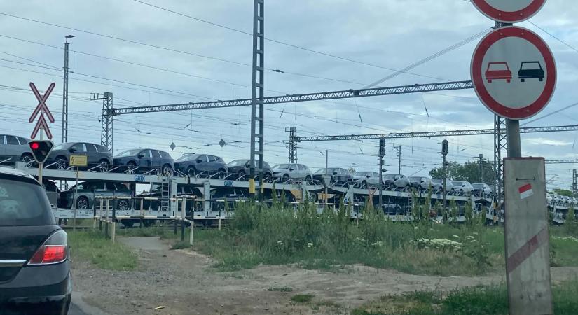 Különleges szállítmány haladt át Debrecenen