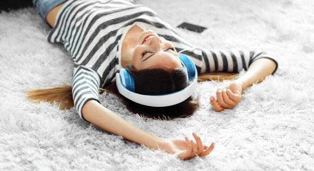 Így küzd le a nap végi szorongást: 5 kipróbált tipp, ami tényleg segít