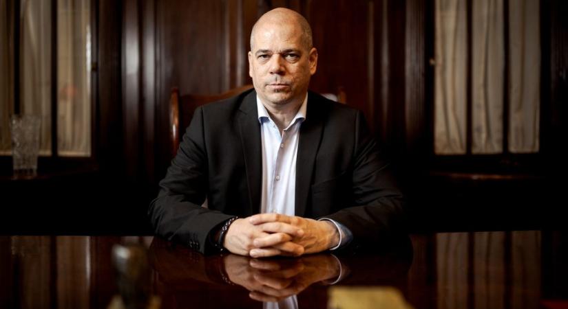 Legfőbb ügyész: Meg fogjuk oldani, hogy akár Dubajból is visszahozzuk a Ferrarikat