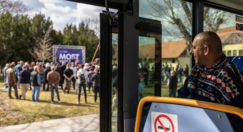 Magyar Péter beköszönt, Orbán Viktor feléjük sem nézett – így váltak le a falvak a Fidesz köldökzsinórjáról