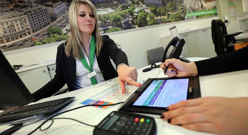 Hihetetlen, de a bank fizet neked, nem is keveset, ha számlát nyitsz nála