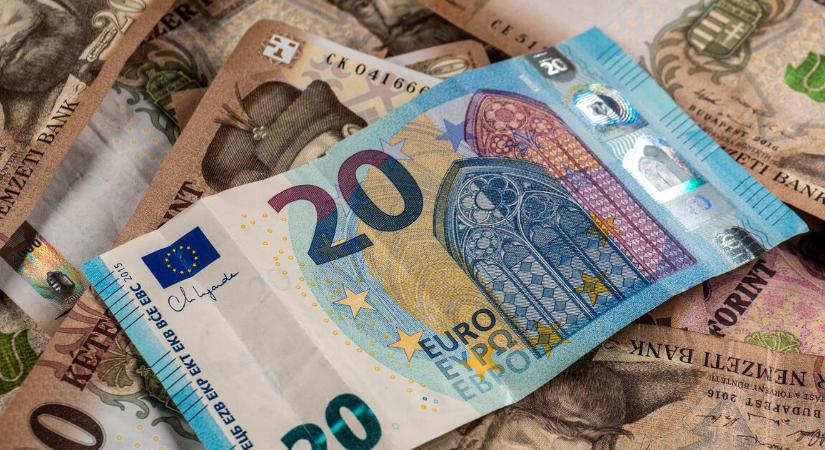 Visszapattant a fontos határról a forint – ennyiért adják az eurót péntek reggel