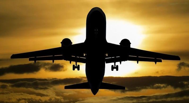 Öngyilkos akart lenni egy utas a Wizz Air budapesti járatán