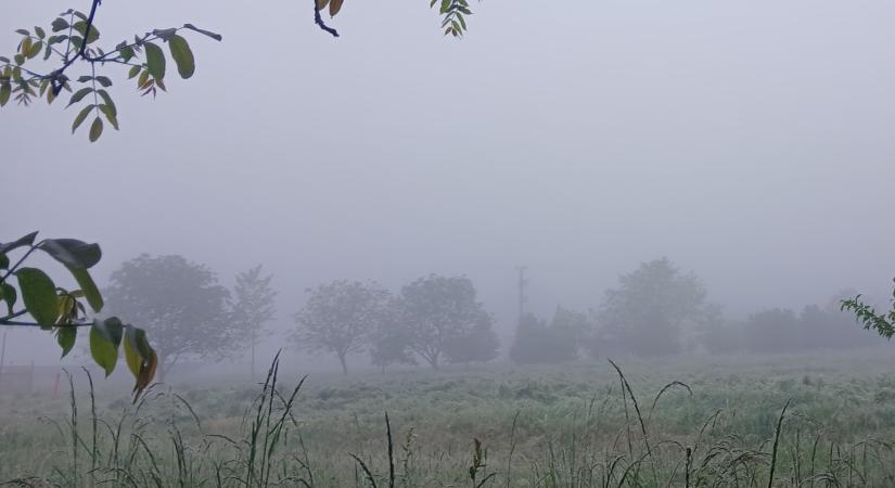 Sokfelé ködös ébredésben volt részünk