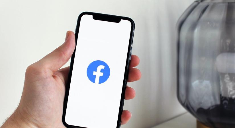 Választás után menekülnek a Facebookról a fideszes politikusok – Közérdekű adatok is eltűnhetnek?