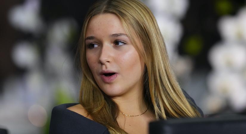 A 14 éves Harper Beckham kész kis hölgy már: legújabb fotóján csak úgy ragyog testvére oldalán