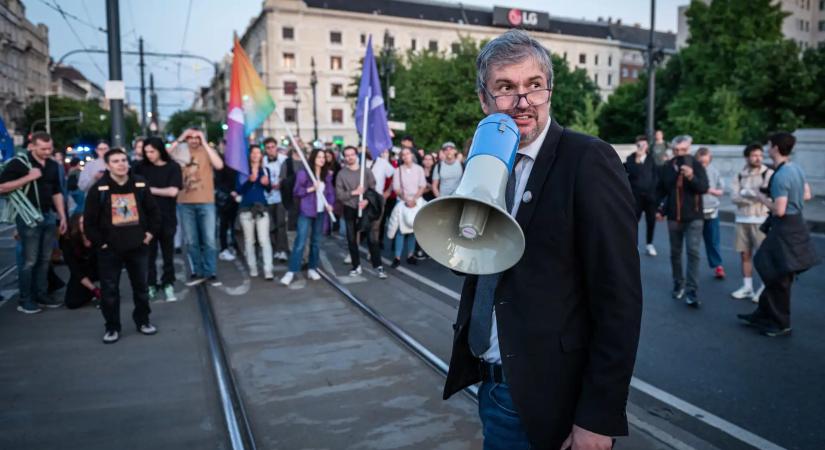 Hadházy Ákos búcsúzik a Parlamenttől: Visszatér az állatorvosi szakmához