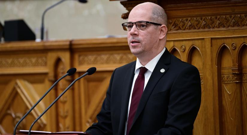 Legfőbb ügyész: akár Dubajból is visszahozzák Matolcsyék Ferrariait, senki ne számítson rá, hogy sikerül a vagyonkimentés