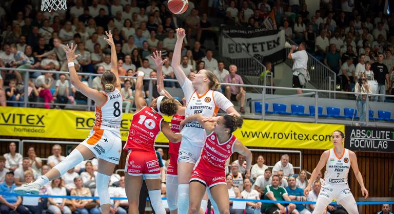 Nem ad egy vasat sem a város, nem tud indulni az Euroligában a friss bajnok pécsi kosárcsapat