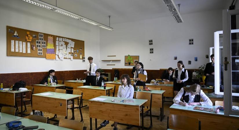 A világ legnagyobb puzzle-ja, fagylaltízek - ilyen témák bukkantak fel a nyelvhelyességben németből