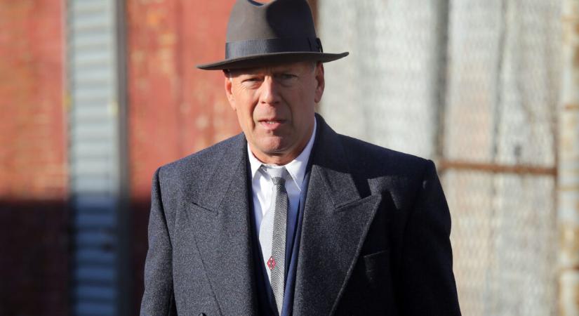 Egészen váratlanul Bruce Willis filmje letaszította Tom Cruise-t