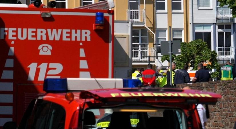 Rendkívüli: túszdráma zajlik egy bankfiókban péntek reggel óta – nagy erőkkel kivonult a rendőrség Németországban