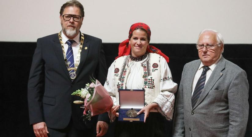 25 éve őrzik a hagyományt és támogatják a tehetségeket – jubileumi gálát tartott a Rotary Club Szombathely (fotók)