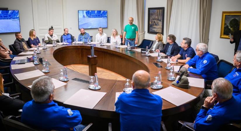Vészhelyzeti ismereteket oktatnak Debrecenben hátrányos helyzetű fiataloknak – fotókkal, videóval