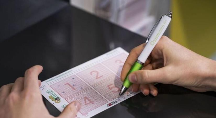 Még gyorsan kiszórt 1,3 milliárdnyi támogatást a Szerencsejáték Zrt. a választások előtt
