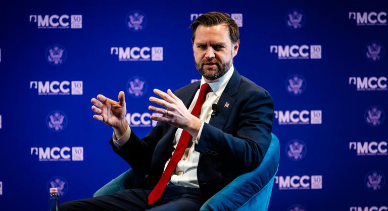 Ötszázmillió dollárért vehetett méregdrága olajat a Mol az amerikaiaktól J.D. Vance látogatása után