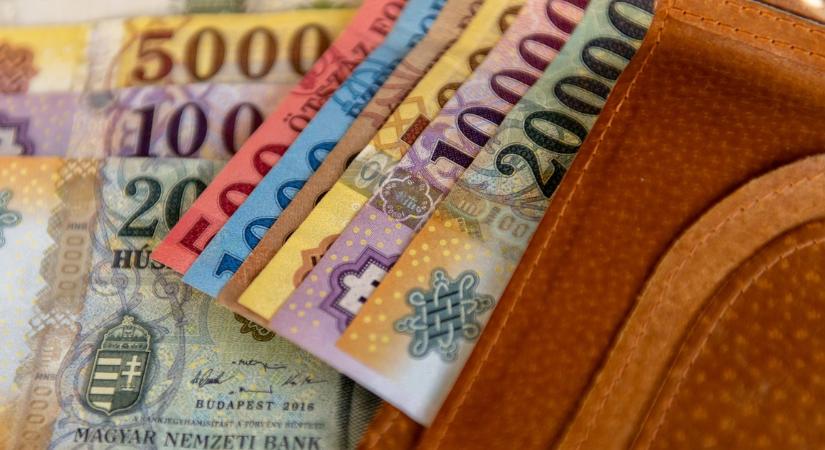 Te is érték szerint rendezed a bankjegyeket a pénztárcádban? A pszichológus szerint ezt árulja el rólad