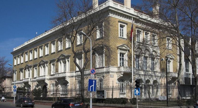 Kiutasítottak egy orosz hírszerzőt az országból