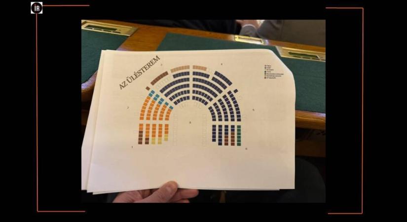 A Tisza és a Fidesz frakciótagok közé kerültek a parlamenti patkóban a Semjén-mentes KDNP-sek