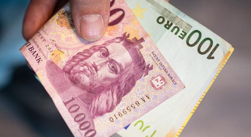Káprázatos formában a forint