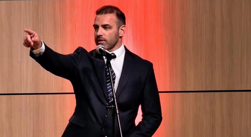 Távozik sajtófőnöki posztjáról a Tisza Párt debreceni politikusa