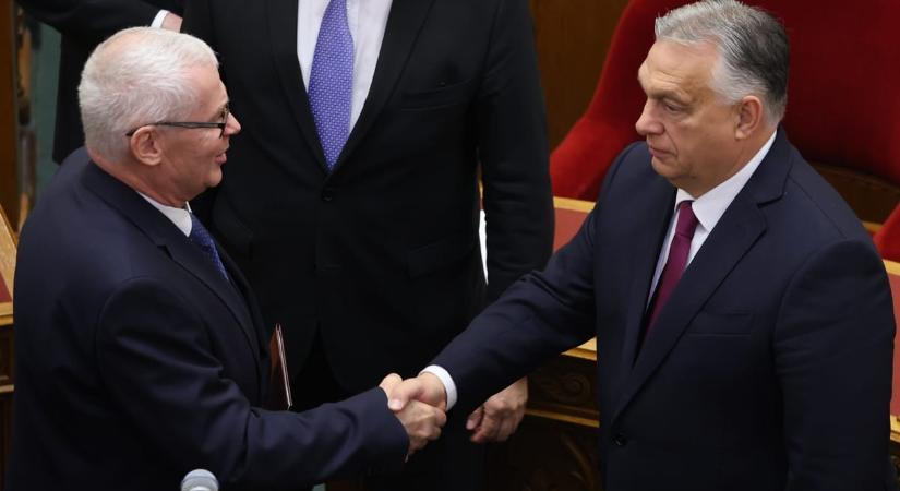 A Vidéki prókátor levezette, hogyan lehet a leggyorsabban elmozdítani Polt Pétert az Alkotmánybíróság elnökét és Varga Zs. Andrást a Kúria elnökét