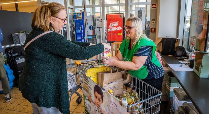 Nem mindegy, mit teszünk a kosarunkban, két napig nem ér véget a vásárlás a kasszáknál