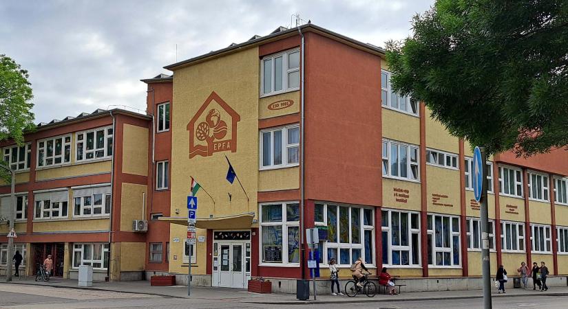 Folytatódtak az idegen nyelvi érettségik a Szolnoki Szakképzési Centrumban