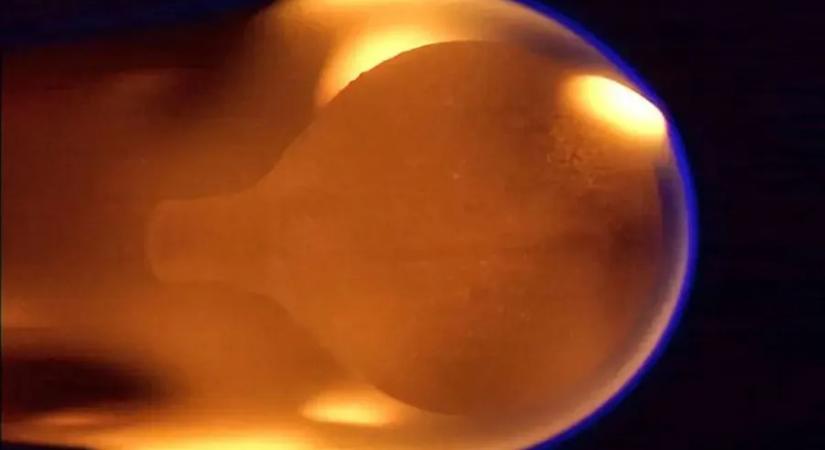 Megőrült a NASA? Felgyújtanák a Holdat