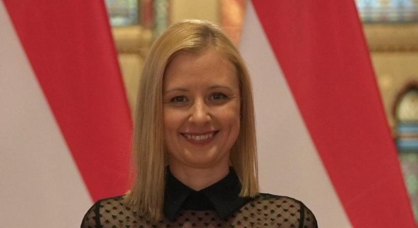 Ötödször is a nemzet szolgálatában: Dúró Dóra átvette képviselői megbízólevelét
