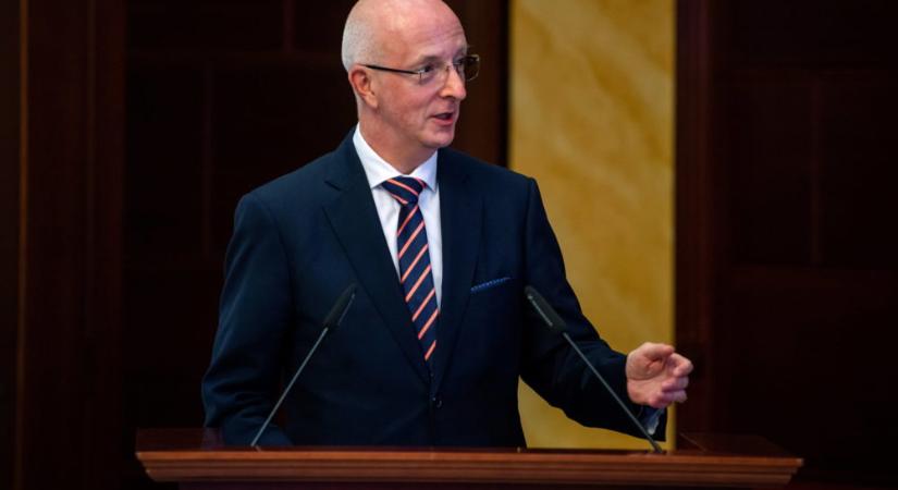 Varga Zs. András: a törvény, az alkotmány betartása a jogállamiság próbája